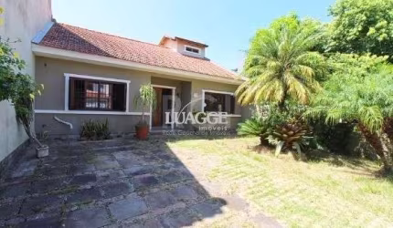 Casa para Venda - 155m², 3 dormitórios, 1 vaga - Guarujá