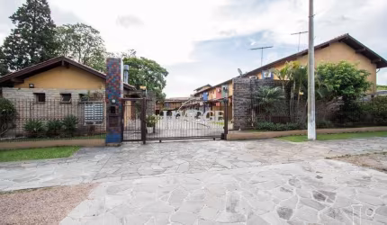 Casa de Condomínio em Cavalhada