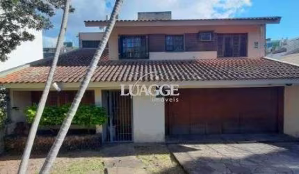 Casa para Venda - 261m², 3 dormitórios, sendo 1 suites, 4 vagas - Cristal