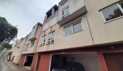Casa Condominio em Porto Alegre, no bairro Ipanema, com 3 dormitório(s), e 3 banheiros, à venda.