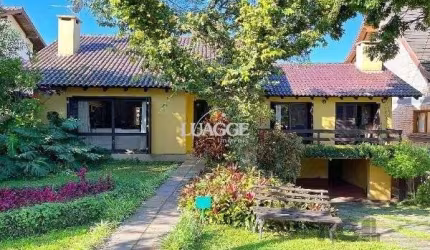 Casa Condominio em Porto Alegre, no bairro Cavalhada, com 4 dormitório(s), e 4 banheiros, à venda.