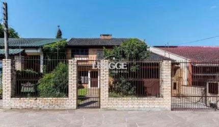 Sobrado em Porto Alegre, no bairro Camaquã, com 3 dormitório(s), e 3 banheiros, à venda.