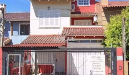 Casa em Porto Alegre, no bairro Hípica, com 3 dormitório(s), e 3 banheiros, à venda.