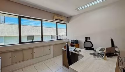 Conjunto/Sala em Porto Alegre, no bairro Bom Fim, e 0 banheiros, à venda.