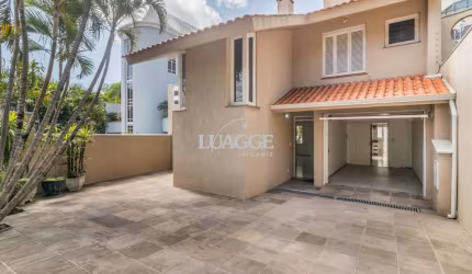 Casa para Venda - 250m², 4 dormitórios, sendo 1 suites, 3 vagas - Menino Deus