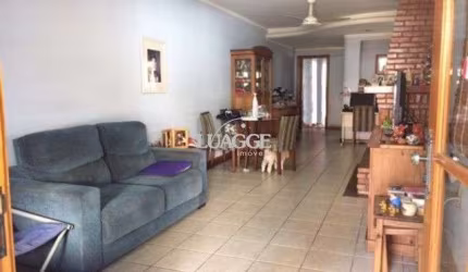 Casa para Venda - 280m², 3 dormitórios, sendo 1 suites, 3 vagas - Bela Vista