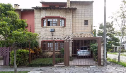 Casa para Venda - 180.3m², 3 dormitórios, sendo 1 suites, 3 vagas - Guarujá