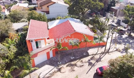 Casa para Venda - 197m², 3 dormitórios, 4 vagas - Teresópolis