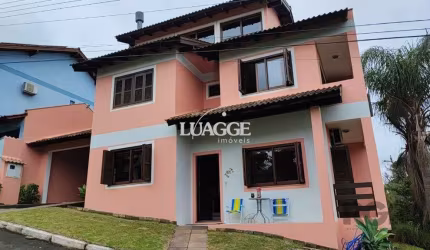 Casa de Condomínio em Cavalhada