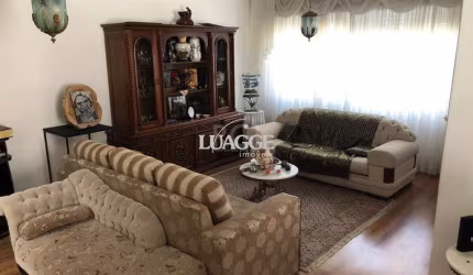 Casa para Venda com 3 dormitórios, sendo 1 suites e 3 vagas no bairro Guarujá