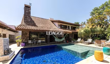 Casa para Venda - 370m², 5 dormitórios, sendo 2 suites, 7 vagas - Vila Assunção