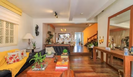 casa Living para 3 ambientes com lavabo, cozinha com pia e armários planejados
