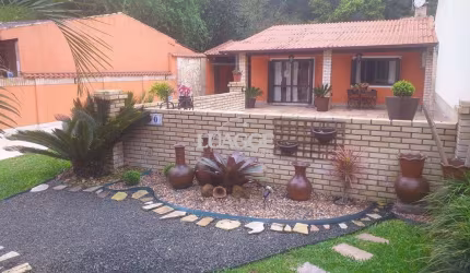 Casa para Venda - 198m², 2 dormitórios, 2 vagas - Belém Novo
