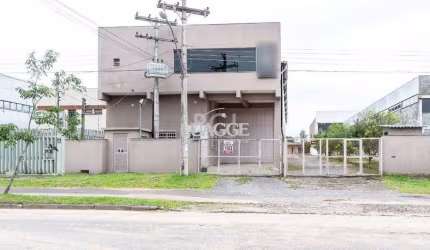 Pavilhão com área construída de cerca de 900m²
