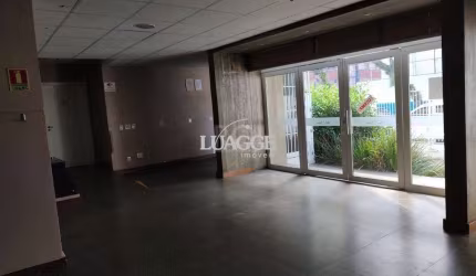 Casa comercial à venda com 383m² de área construída - Bairro Menino Deus