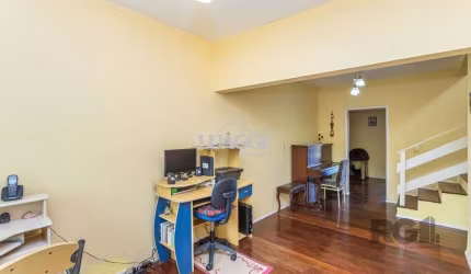 Casa com 3 Quartos à Venda, 293 m² por R$ 650.000