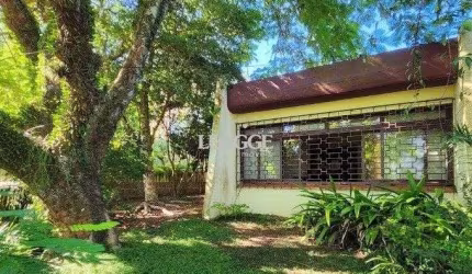 casa à venda no bairro Menino Deus em Porto Alegre. Com 160m² de área privativa