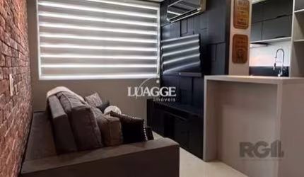 APARTAMENTO SEMI MOBILIADO PARA LOCAÇÃO NO BAIRRO IPANEMA - PISO PORCELANATO - 02 QUARTOS - 01 VAGA DE ESTACIONAMENTO