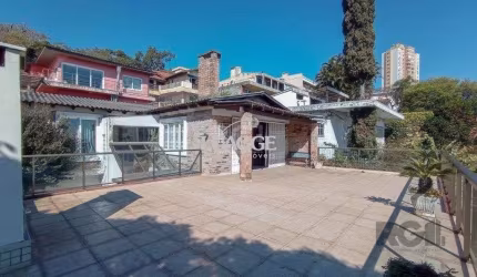 Casa para venda com 4 dormitórios no bairro Cristal