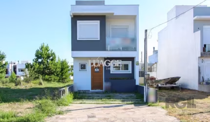 Casa para Venda - 120m², 3 dormitórios, sendo 1 suites, 2 vagas - Hípica