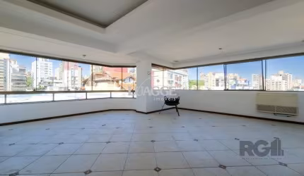 Cobertura com 222m² privativos, 3 quartos, 1 suite, lareira, piscina, 2 vagas no Bairro Rio Branco