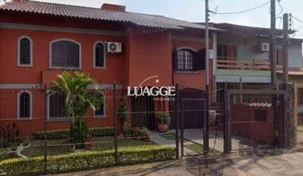 Casa de 04 dormitórios sendo 02 suíte com 03 pavimentos e 03 vagas de garagem.