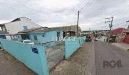 Casa espaçosa à venda no bairro Costa e Silva 4 dormitórios sendo 1 suíte.