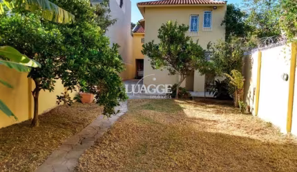 Casa ampla com pátio no Bairro Cristal, com 4 quartos