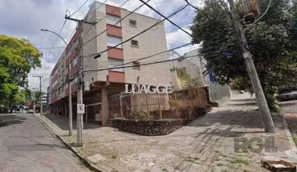Apartamento no Petrópolis de 2 dormitórios e 2 vagas