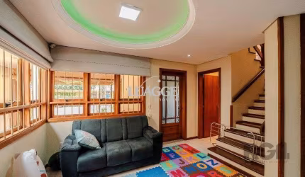 Casa no Parque Santa Fé de 4 dormitórios e 4 vagas