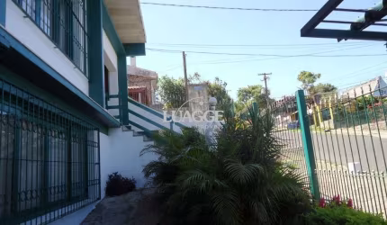 Casa para Venda - 750m², 4 dormitórios, sendo 2 suites, 5 vagas - Santa Tereza