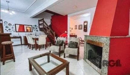 Casa para Venda - 360m², 3 quartos com suites,4 banheiros e 2 vagas - Menino Deus
