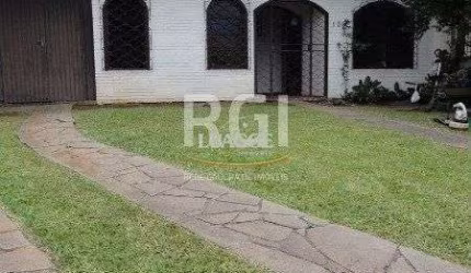 Casa para Venda - 100m², 3 dormitórios, 4 vagas - Guarujá