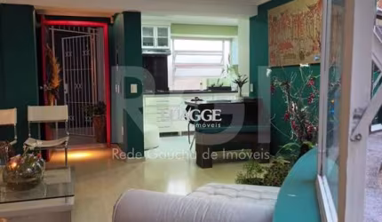 Apartamento  2 quartos, suite, , sacada,   2 quartos,  churrasqueira, semi mobiliado com garagem!