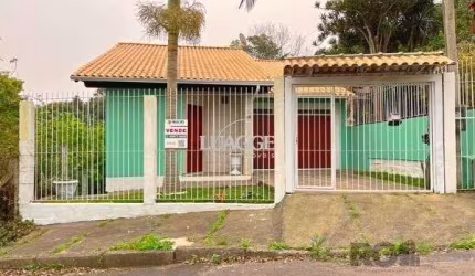 Casa em Porto Alegre, no bairro Vila Nova, com 2 dormitório(s), à venda.