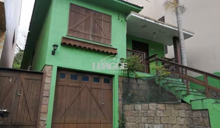 Casa para Venda - 170m², 3 dormitórios, 3 vagas - Nonoai, Porto Alegre