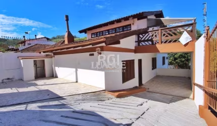Casa para Venda - 185.29m², 4 dormitórios, sendo 2 suites, Teresópolis