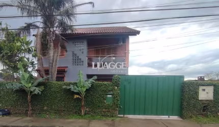 Casa no bairro Hipica - 3 dormitórios