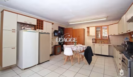 Casa para Venda - 526.64m², 4 dormitórios, sendo 2 suites, 4 vagas - Teresópolis