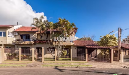Sobrado para Venda - 335m², 4 dormitórios, sendo 2 suites, 3 vagas - Petrópolis