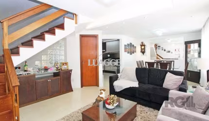 Vende-se casa duplex 3 dormitórios com 2 vagas próximo ao Clínicas - Santana