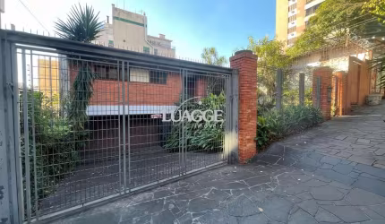 Casa de 3 quartos, suíte e 2 vagas de garagem bairro Auxiliadora em Porto Alegre