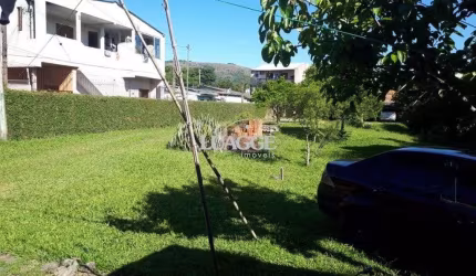 Casa para Venda - 69m², 2 dormitórios, 5 vagas - Vila Nova