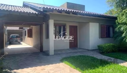 Casa com 3 quartos, 1 suíte, 3 vagas e 182m² para vender por R$ 890.000