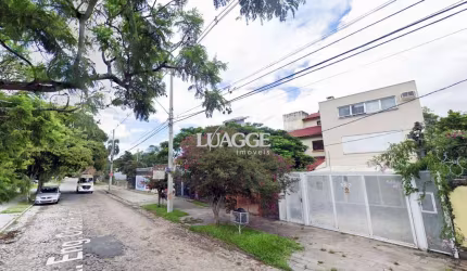 Casa com 4 quartos (02 suítes), 02 vagas cobertas no Bairro Ipanema