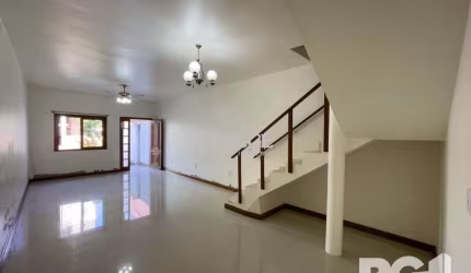 Casa 4 dormitórios na Azenha.