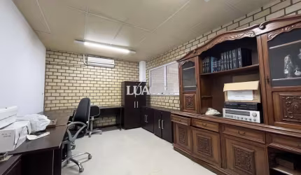Prédio Comercial à venda com 5 salas, 400m², 6 vagas, Rua Laudelino Freire no bairro Sarandi em Porto Alegre