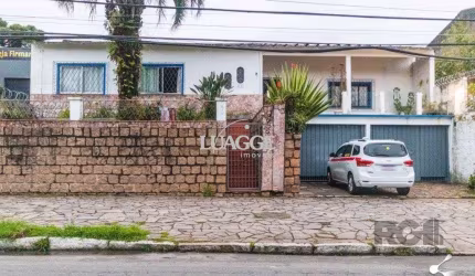 Casa para Venda - 240m², 3 dormitórios, sendo 1 suites, 3 vagas - Cristal