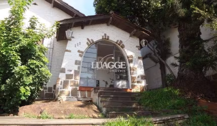 Casa para Venda - 250m², 3 dormitórios,  - Medianeira