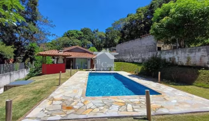 Casa estilo chácara  com 3 quartos à Venda, Cachoeira - Atibaia